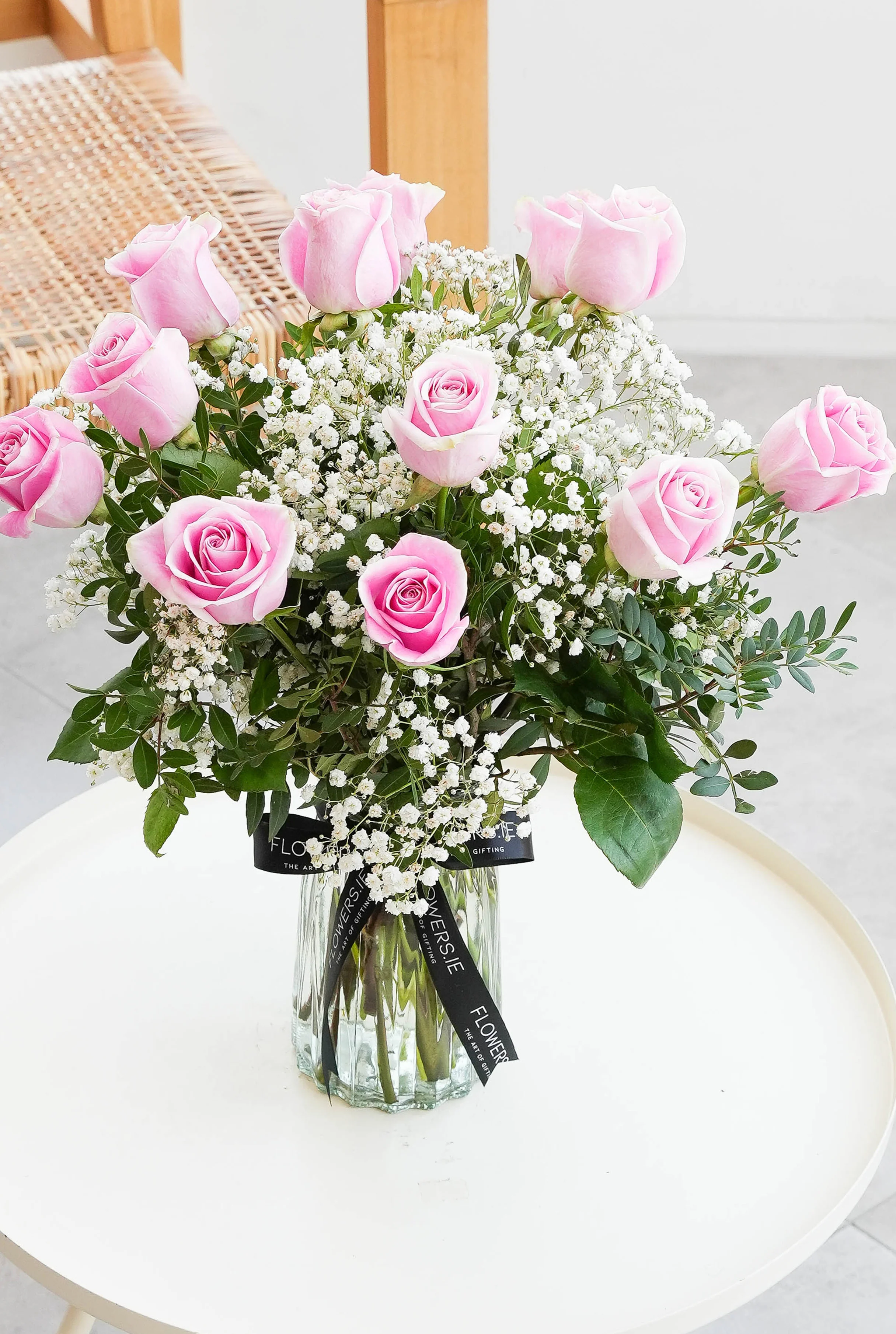 12 Long Stem Pink Roses - Vase - Image 2