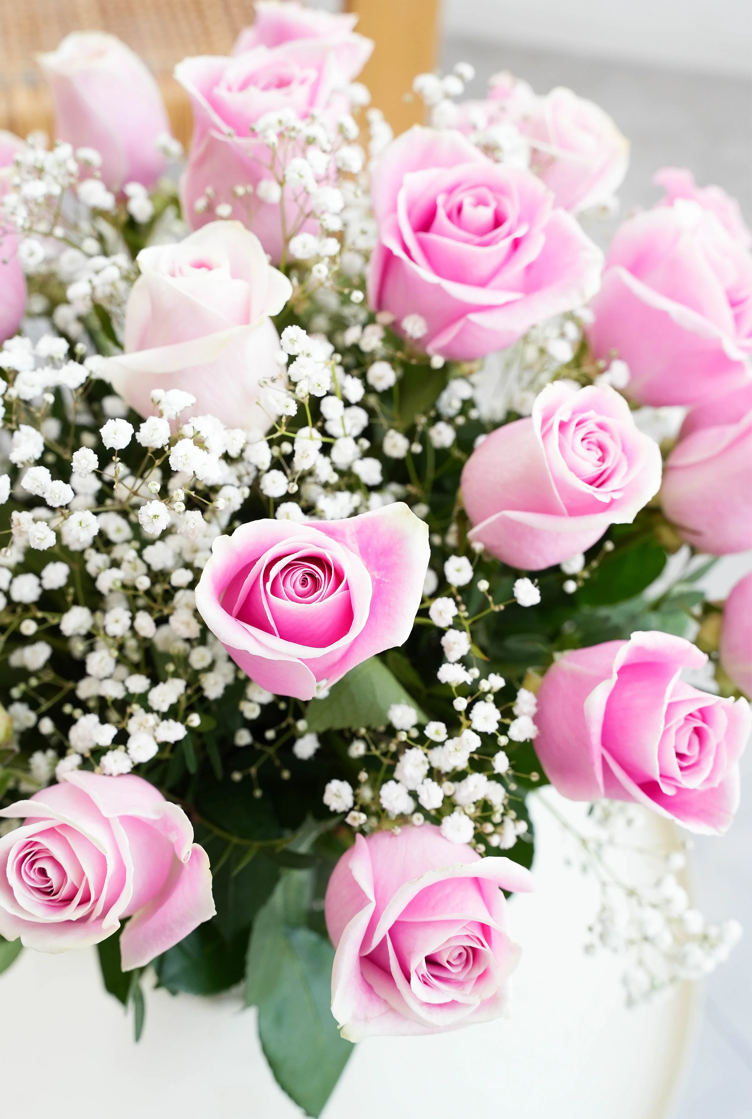 18 Long Stem Pink Roses - Vase - Image 3