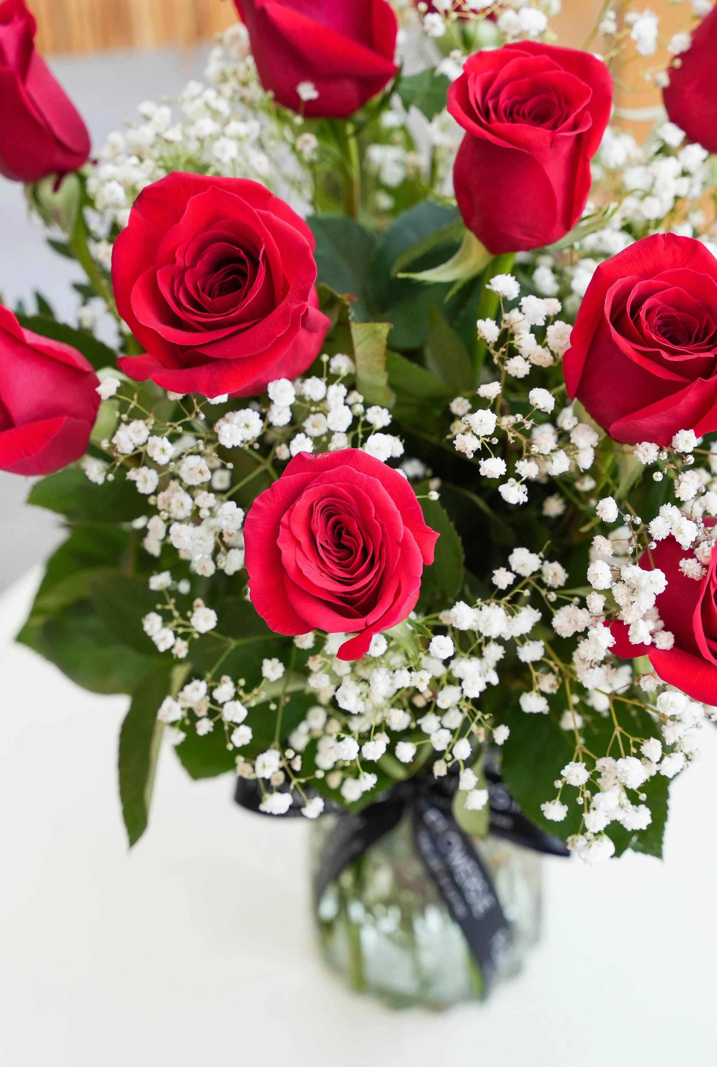 18 Long Stem Red Roses - Vase - Image 4