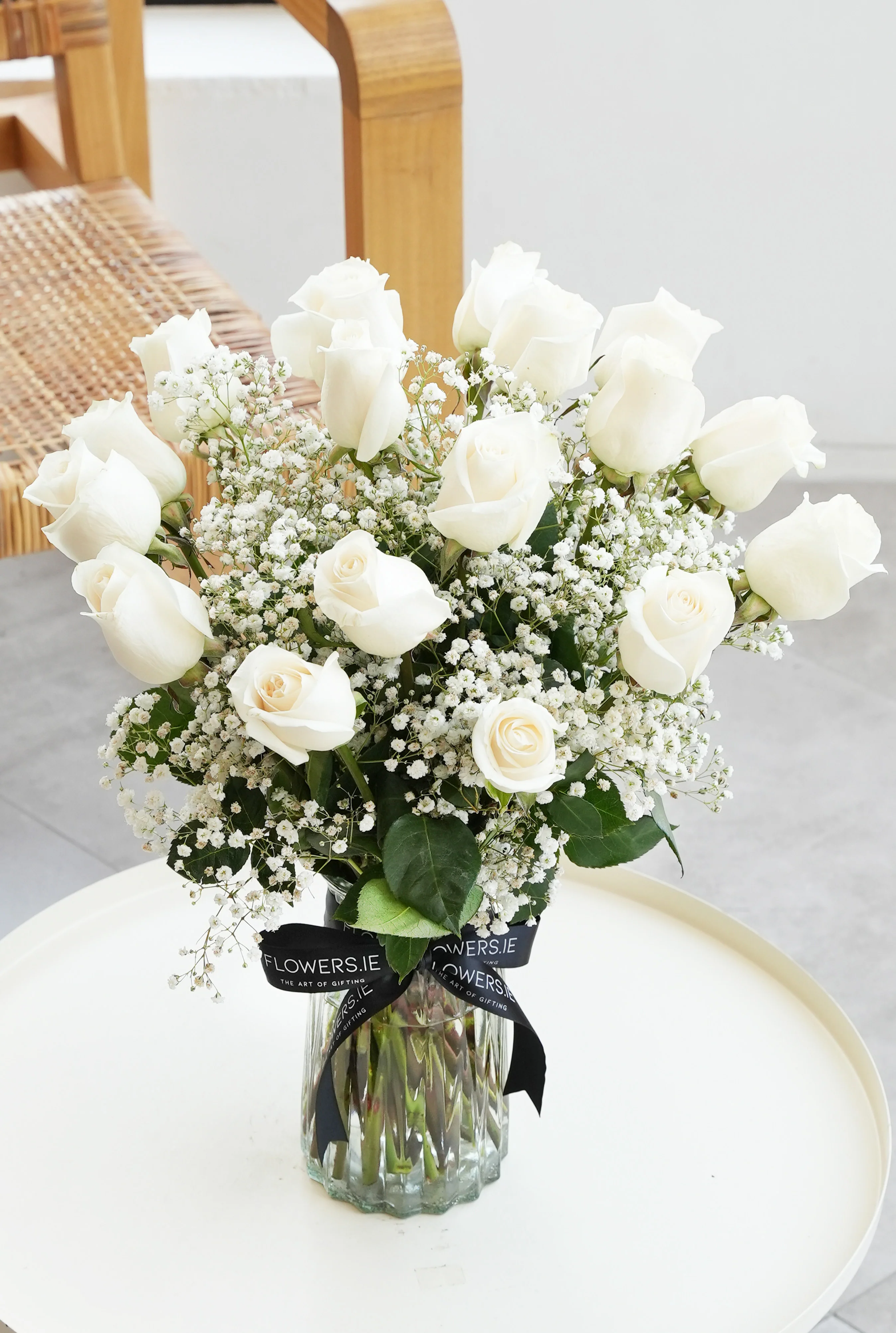 18 Long Stem White Roses - Vase - Image 2