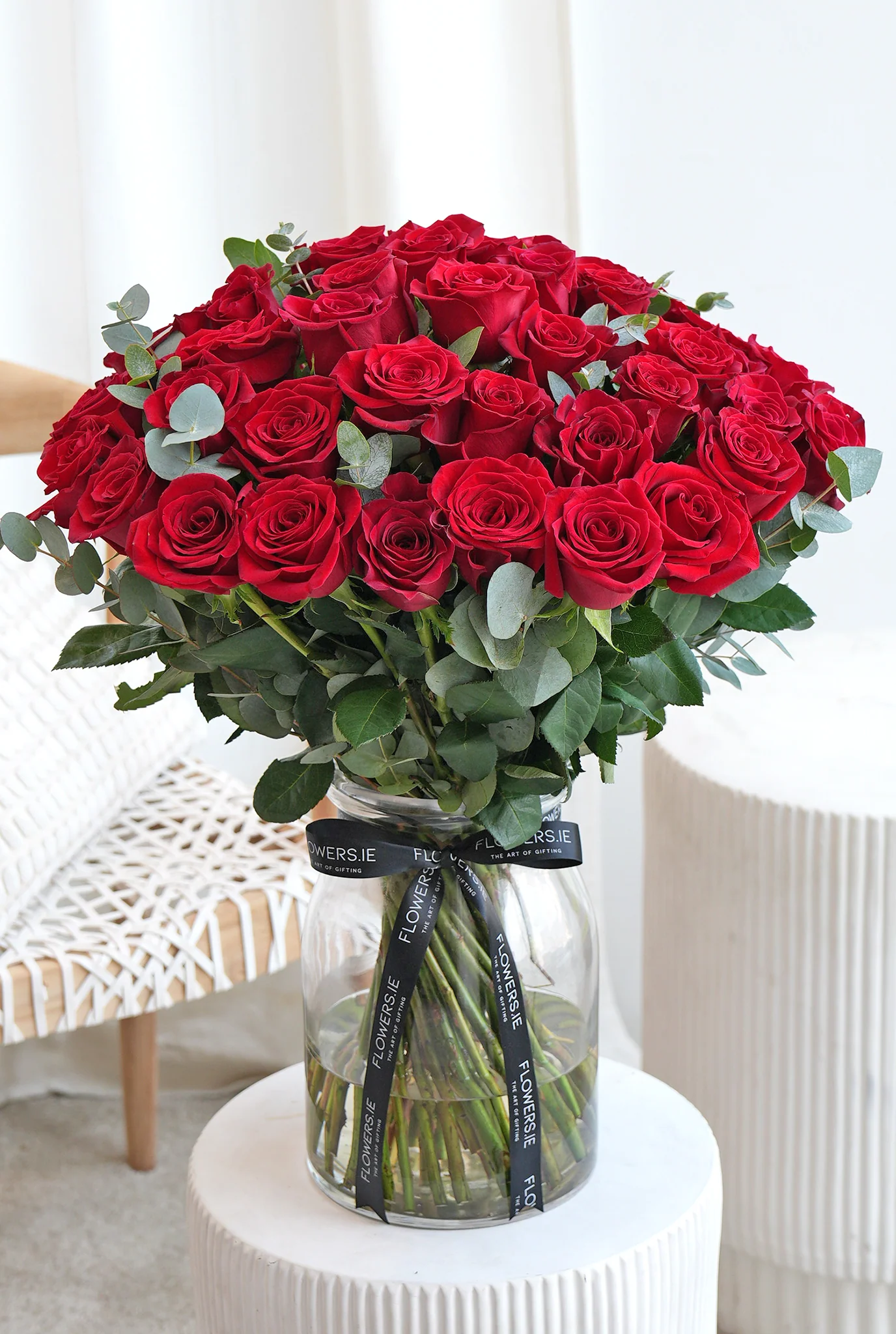 50 Long Stem Red Roses - Vase - Image 3