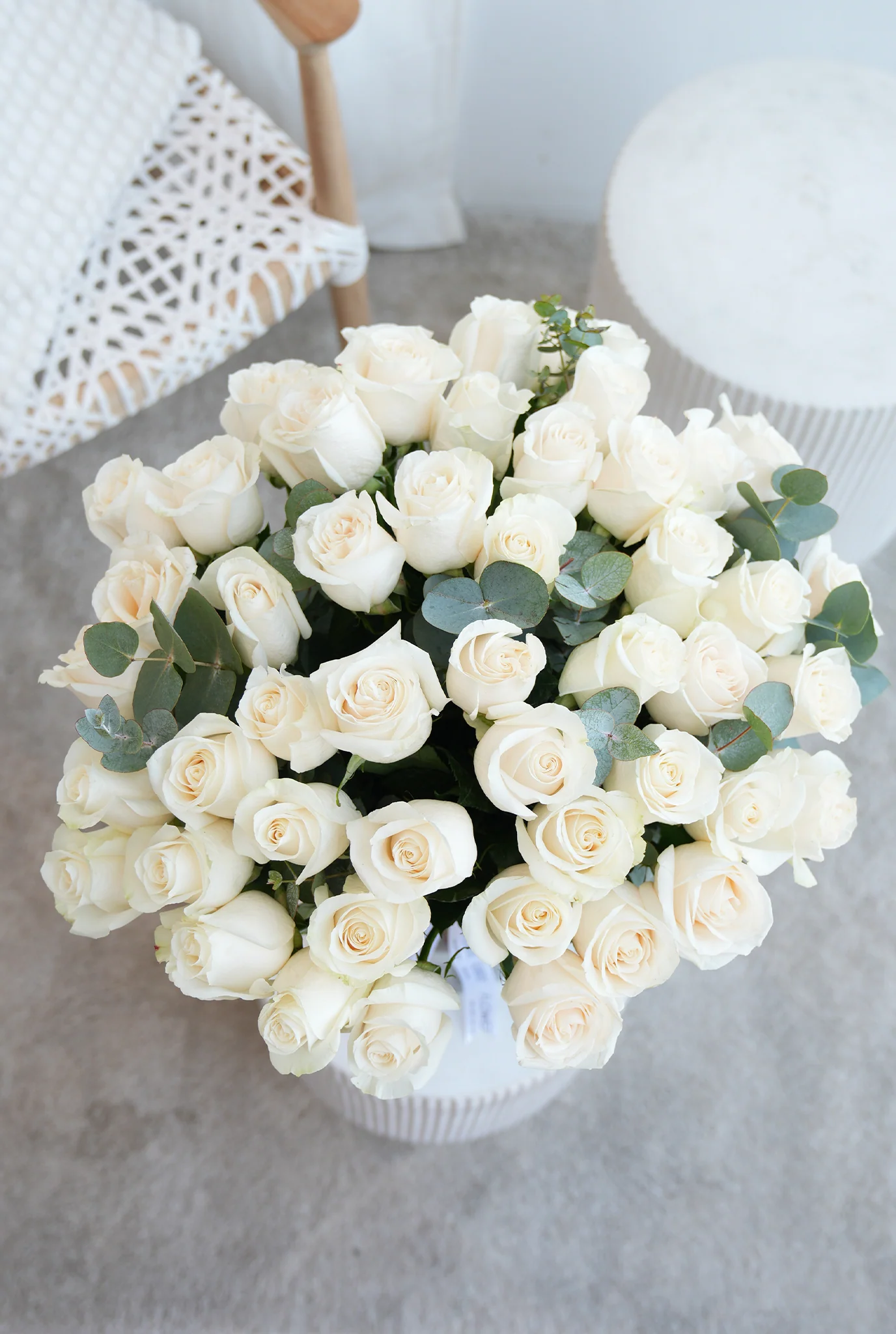 50 Long Stem White Roses - Vase - Image 3