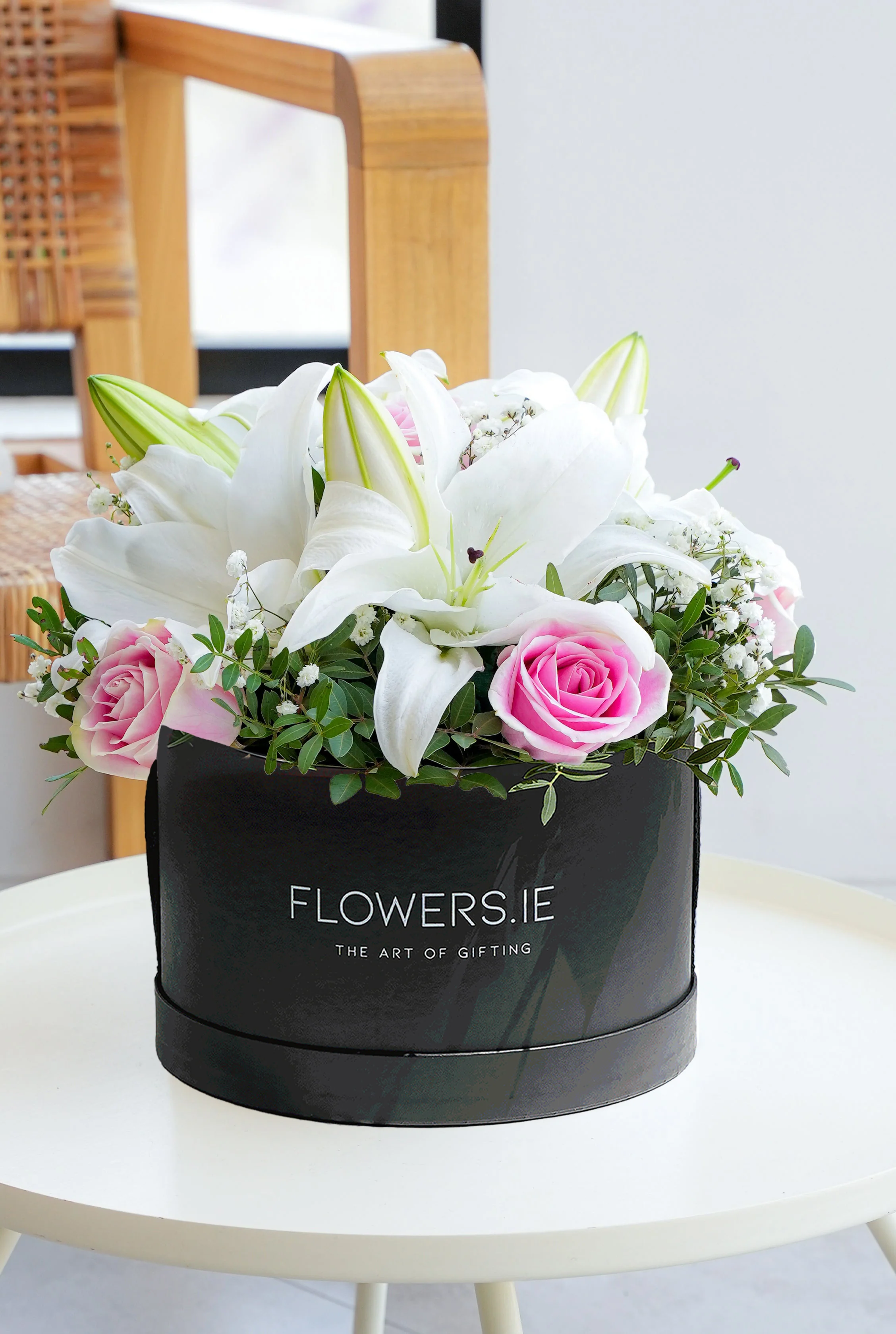 Pink Roses and White Lily - Hatbox - Image 3