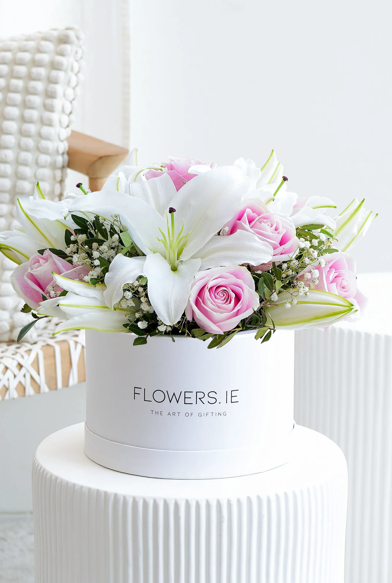 Pink Roses and White Lily - Hatbox - Image 6