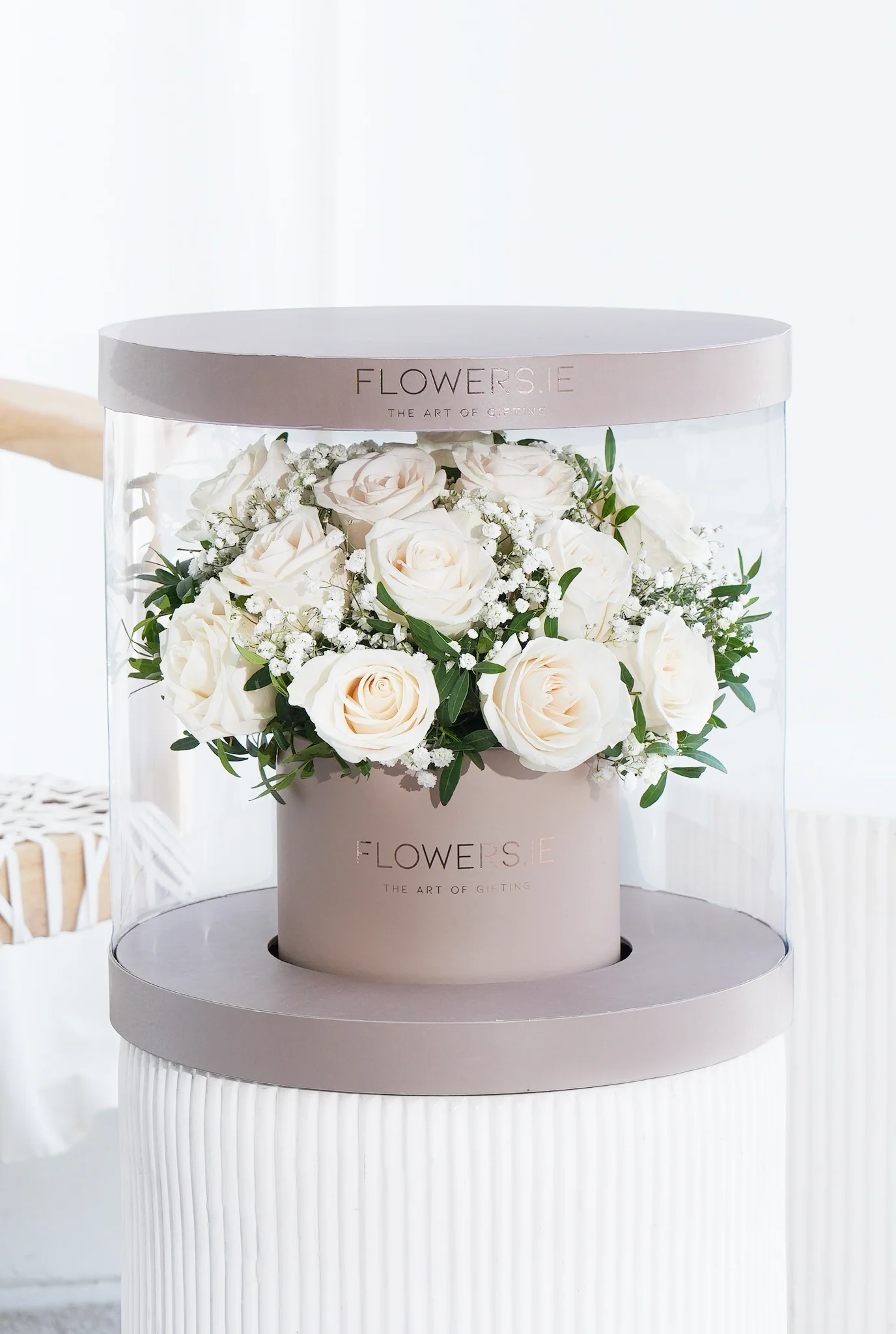 Premium White Rose - Hatbox - Image 4