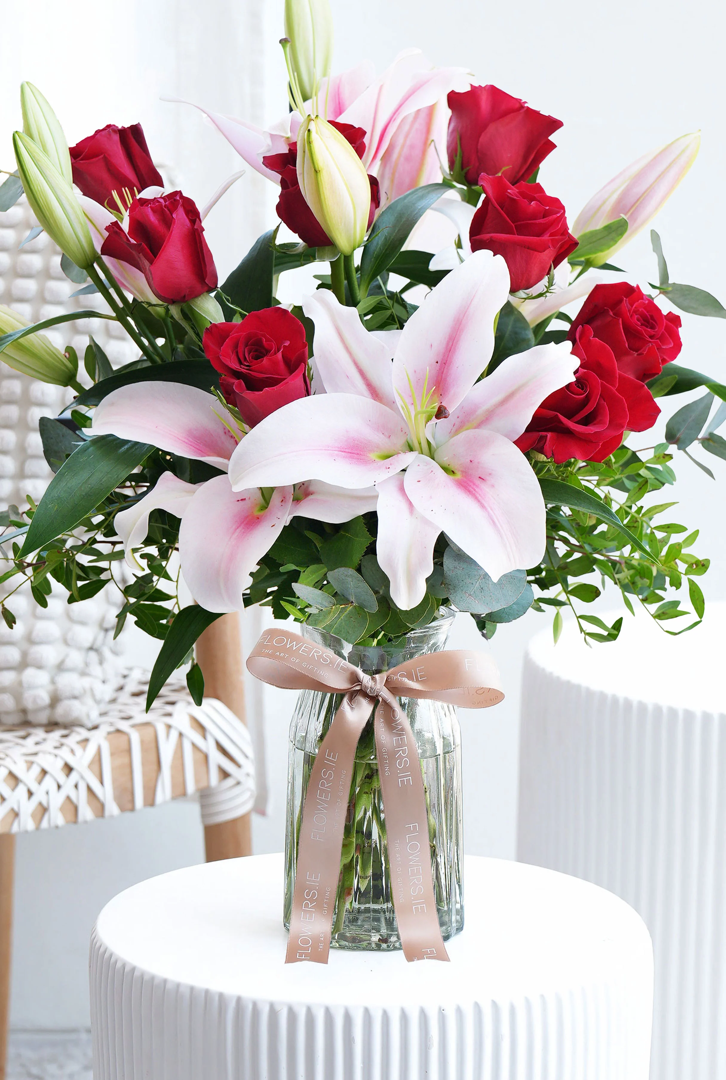 Red Roses and Pink Lily - Vase - Image 4
