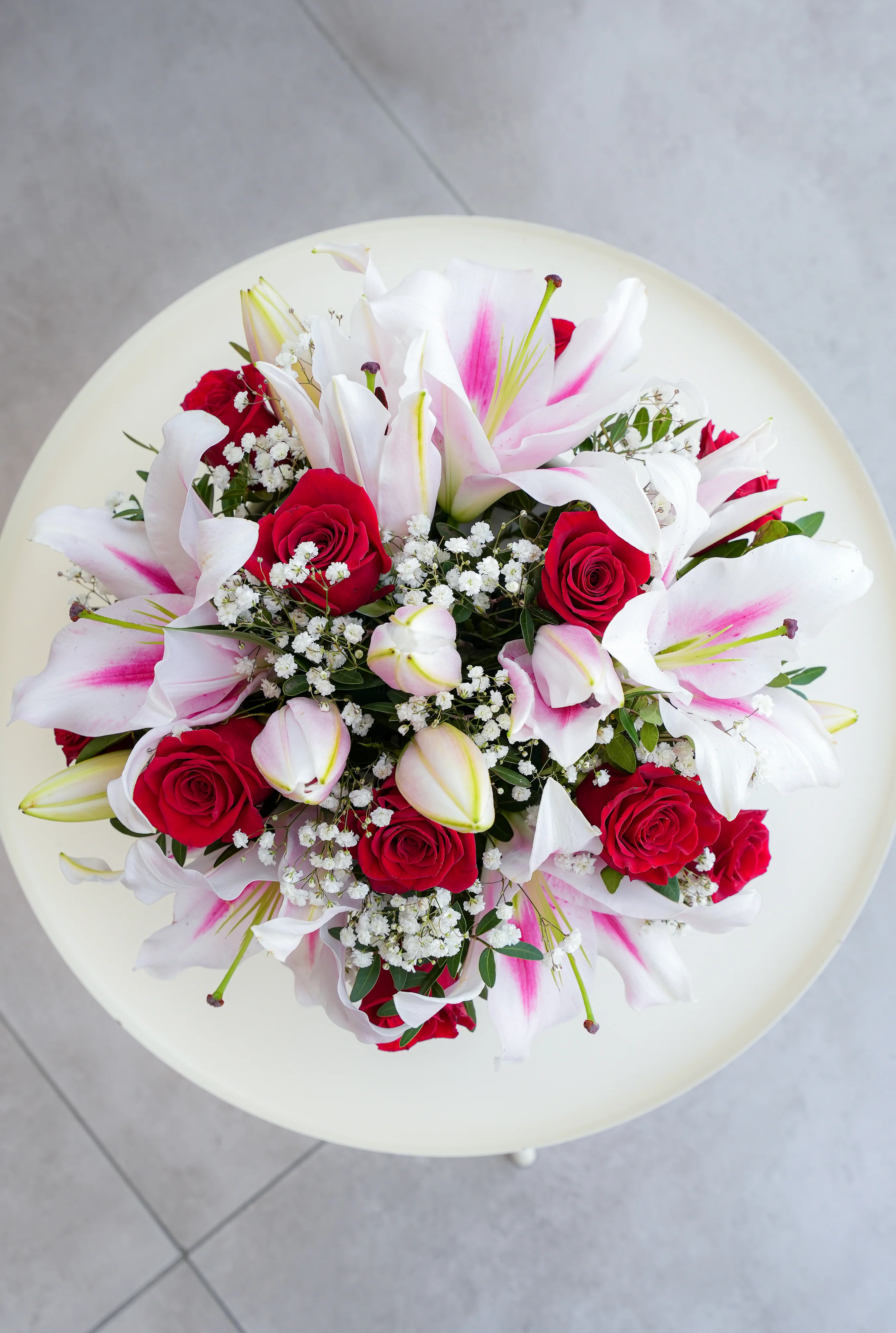 Red Roses and Pink Lily - Hatbox - Image 4