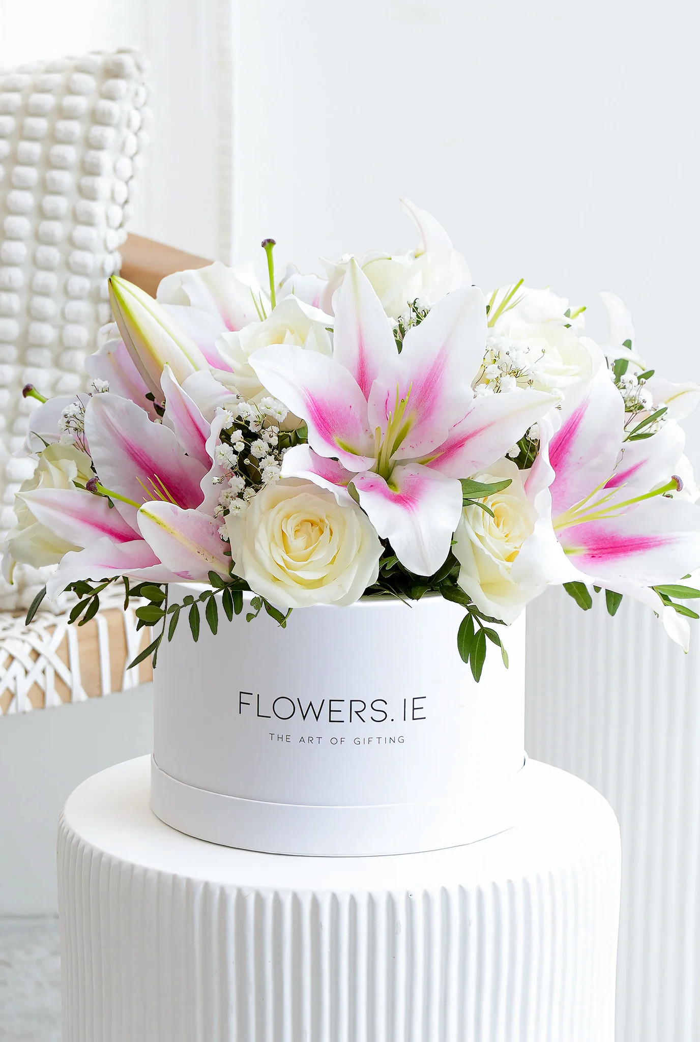 White Roses and Pink Lily Hatbox - Image 6